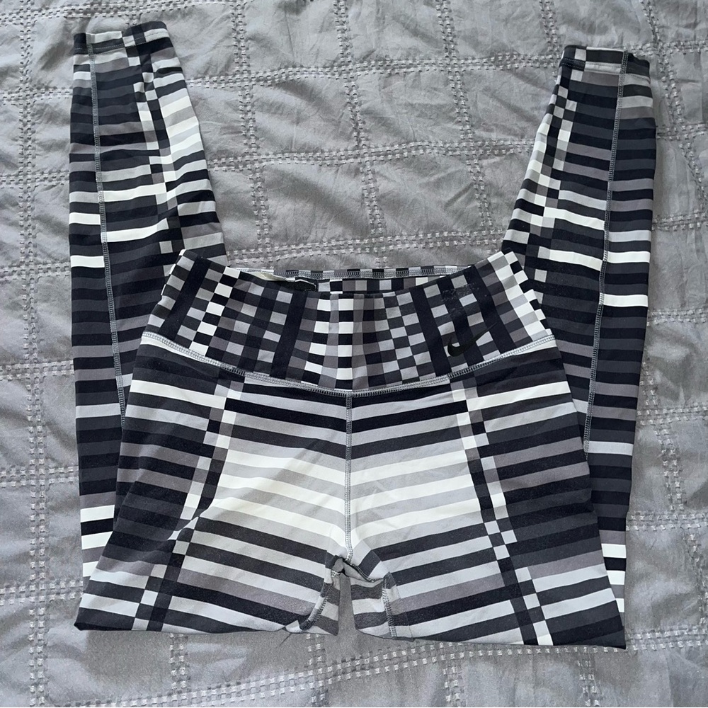 Women’s Nike Dri Fit Leggings M